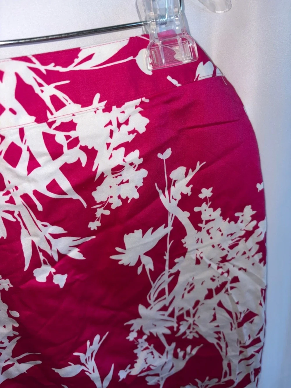 Van Heusen Pink Floral Pencil skirt, sz 8,